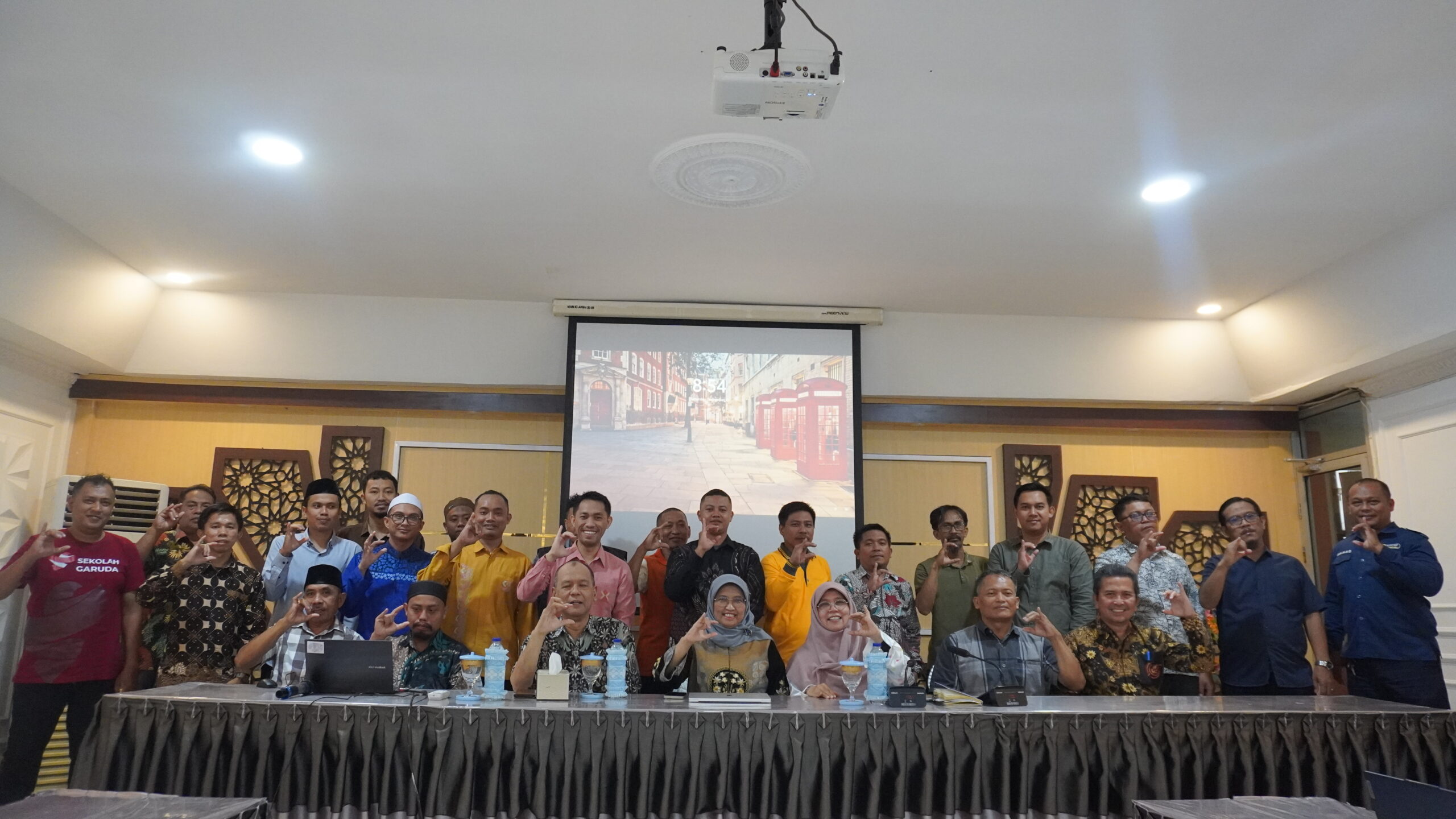 LKPE IPB University Tingkatkan Kompetensi Siswa dan Guru melalui Pengayaan Sekolah Unggul Garuda Transformasi
