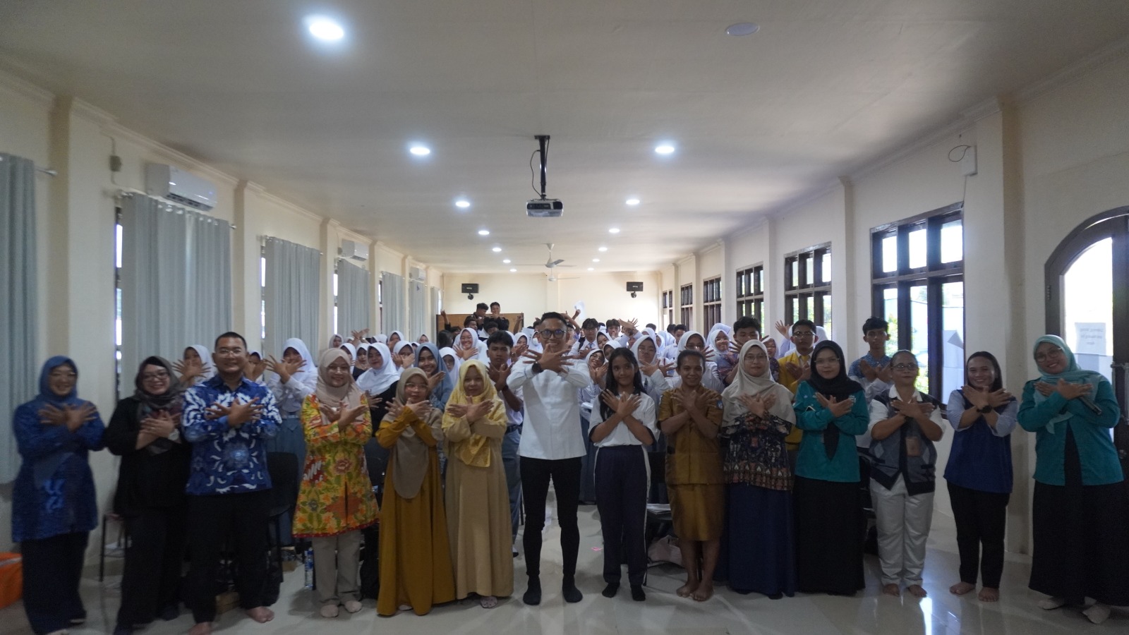 SUGT 2025 Dorong Penguatan Self-Esteem, Prestasi Akademik, dan Peran Orang Tua di SMA Averos Sorong