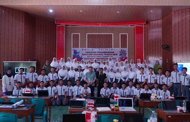 LKPE IPB University Bekali Siswa SMA Negeri 5 Parepare dengan Kreativitas, Kegigihan, dan Kemandirian